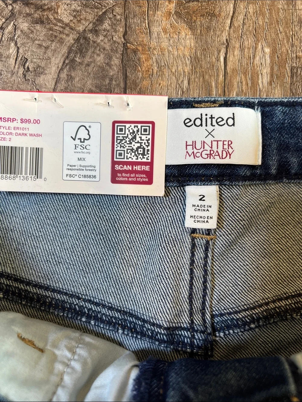 Relaxed Fit Men's Jeans in Dark Blue Wash
